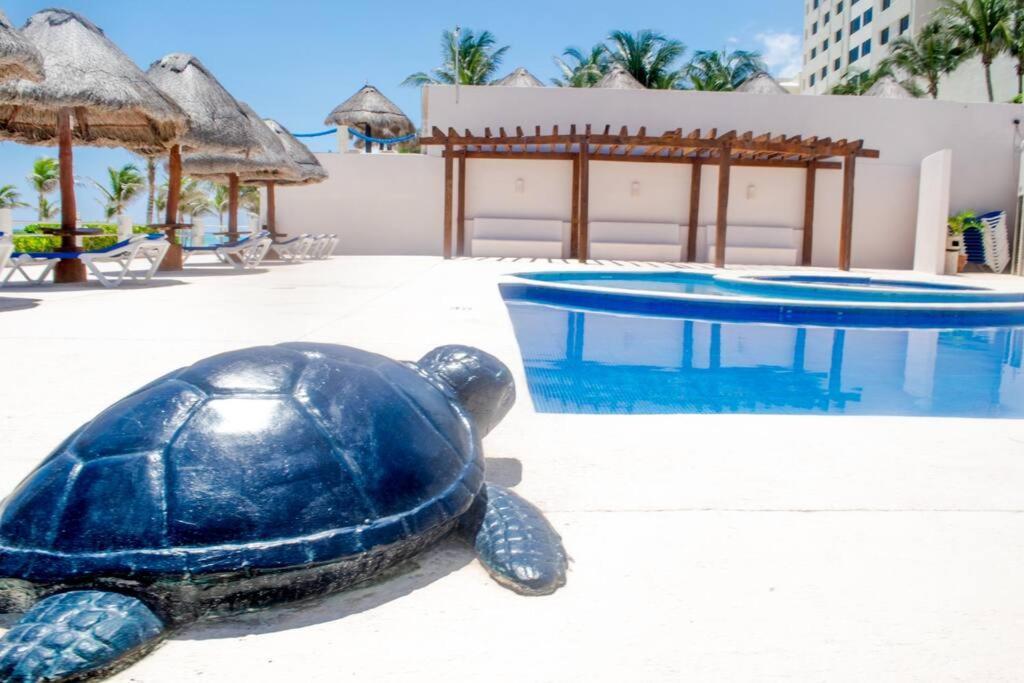 Ocean Front Villa Marlin, Best Location In Hotel Zone #109 Cancún Exterior foto